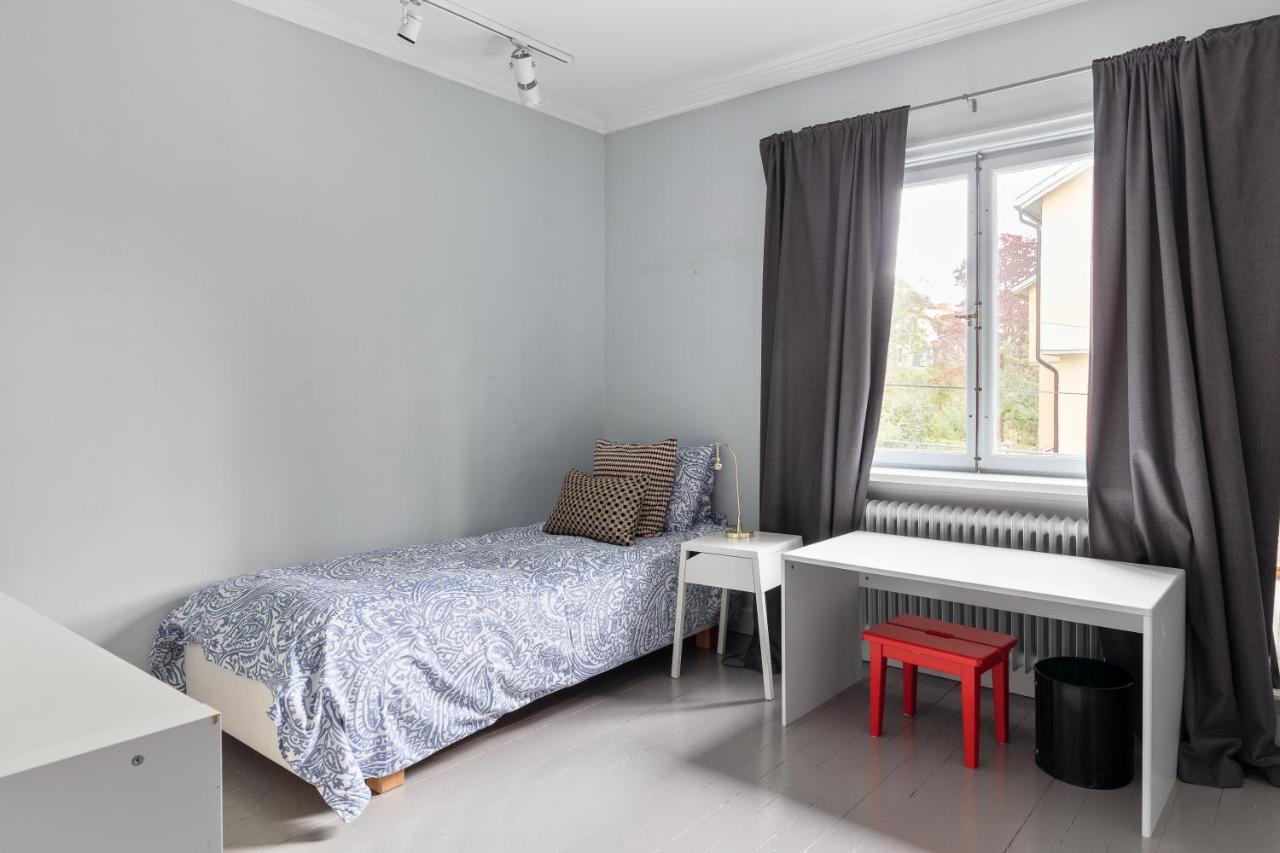 Fantastic 4 Bedroom Home In Bromma With Everything Estocolmo Exterior foto