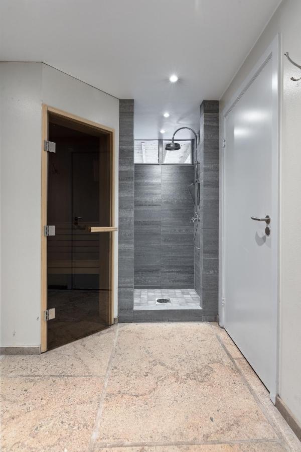 Fantastic 4 Bedroom Home In Bromma With Everything Estocolmo Exterior foto