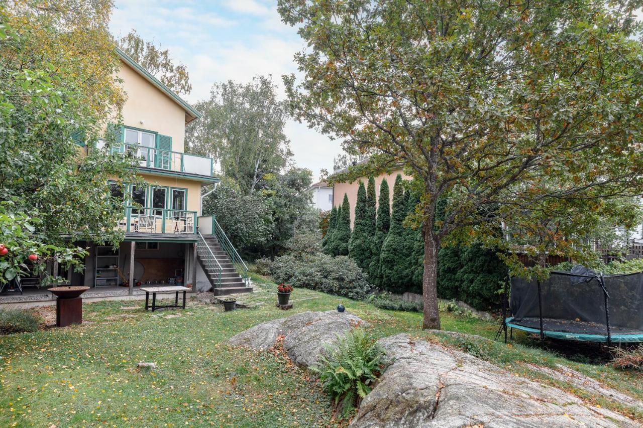 Fantastic 4 Bedroom Home In Bromma With Everything Estocolmo Exterior foto